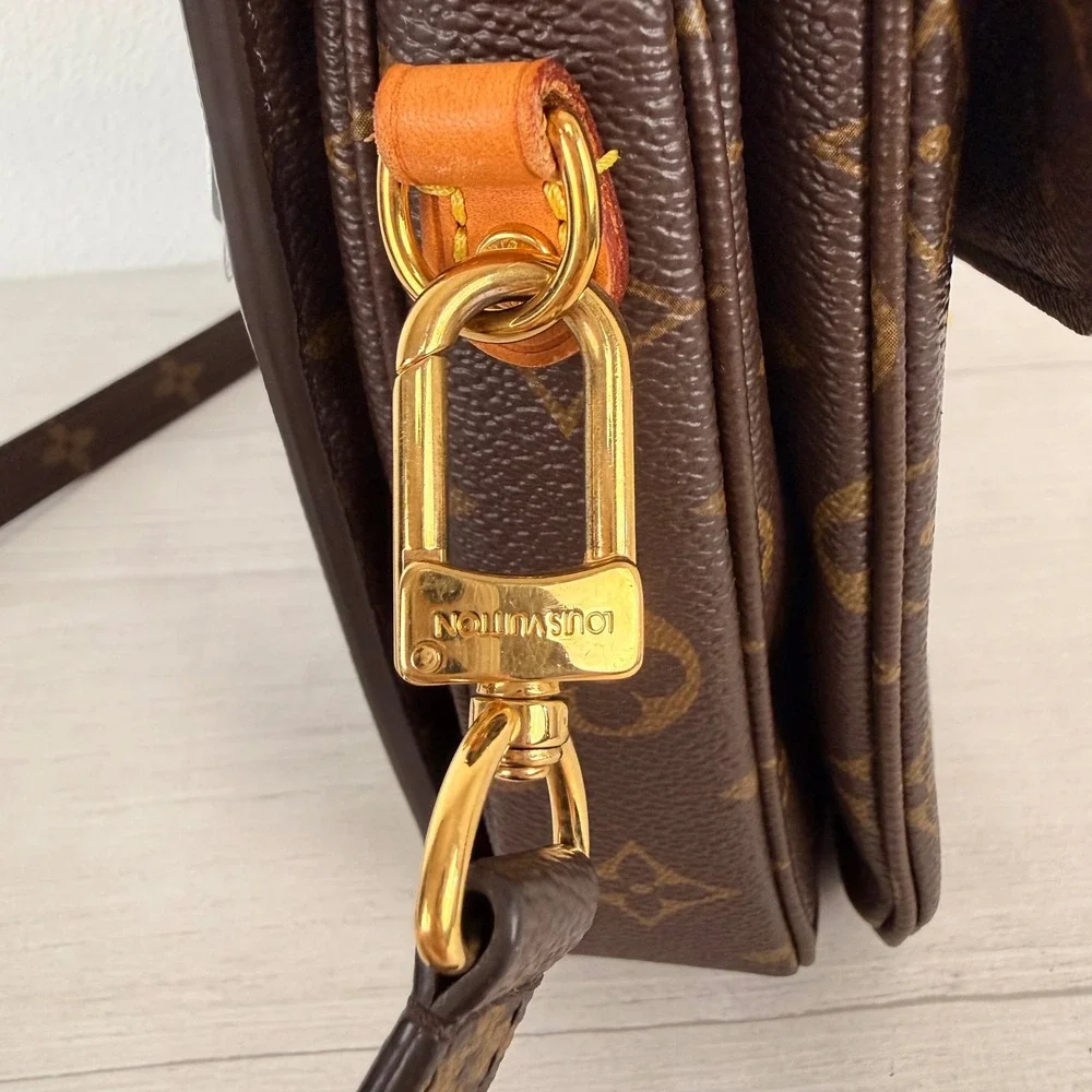 Louis Vuitton Pochette Metis Brown Monogram Canvas Crossbody Satchel Classic